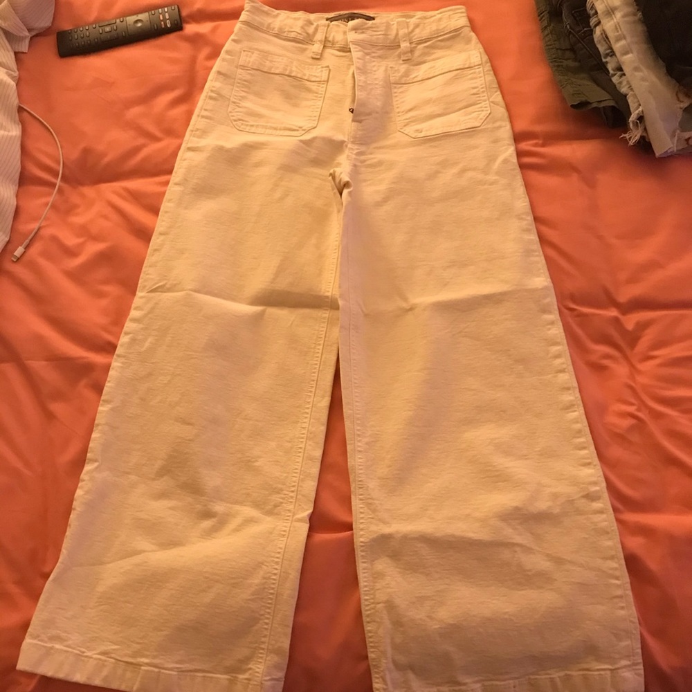 Cream/white bell bottom capris pants